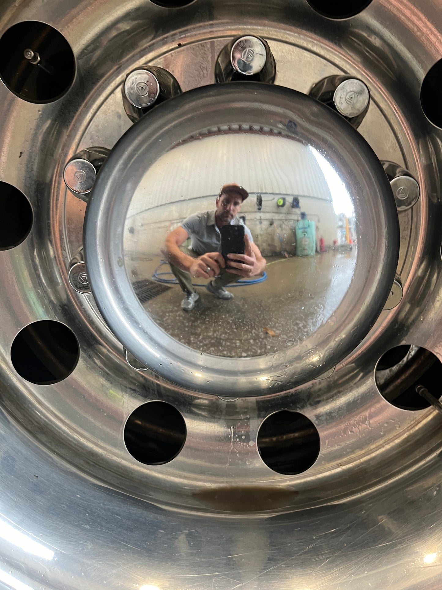 INDUSTRIAL TRUCK CLEANER